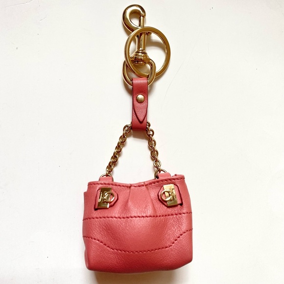 FERRAGAMO MINI BAG KEYCHAIN💞 - Picture 5 of 10